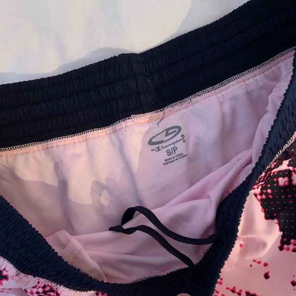 🦋 Champion Shorts 🦋 - Picture 2 of 3